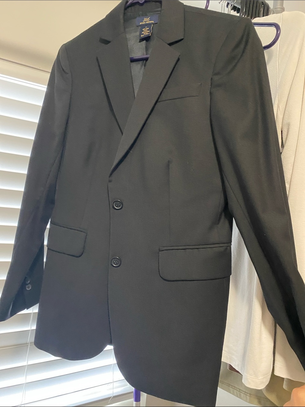 Woman’s Brooks Brothers 346 size 6 Black Blazer - Classic Two-Button Suit Jacket